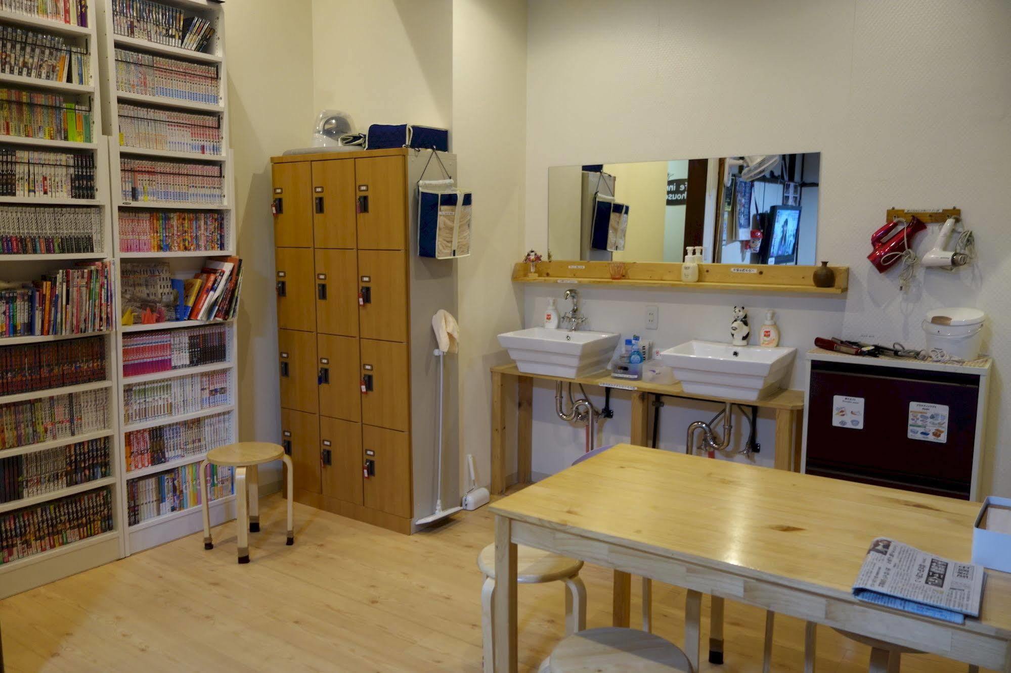 Guesthouse Akicafe Inn Hiroşima Dış mekan fotoğraf